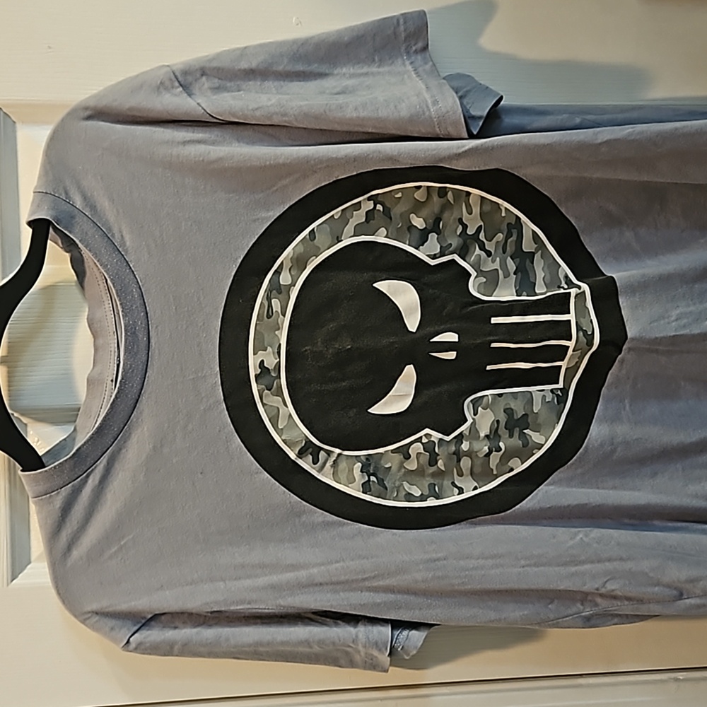 Marvel camo punisher tee size XLT